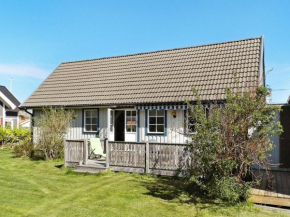 Three-Bedroom Holiday home in Lysekil 4 Lysekil